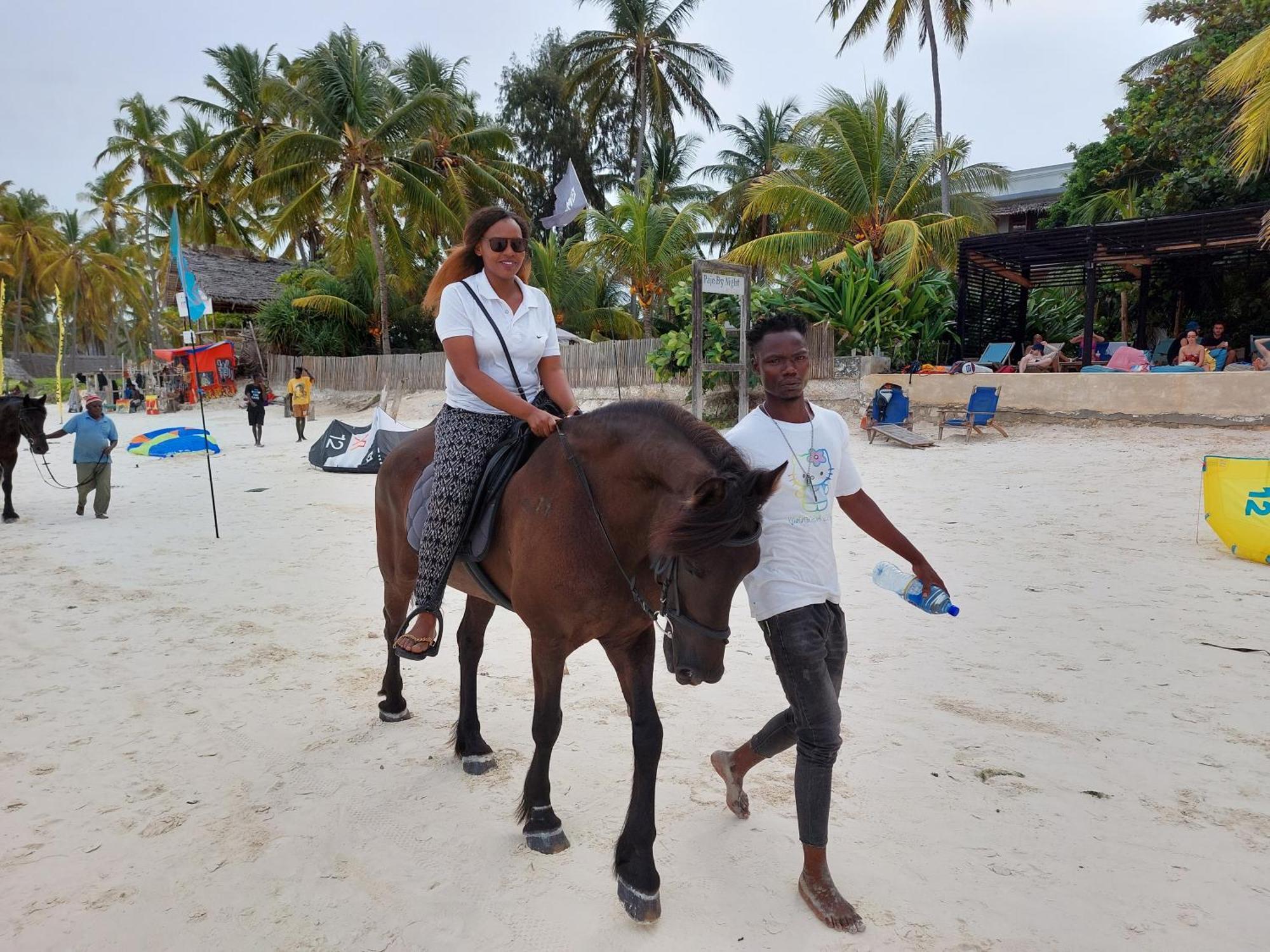 Holiday Time Bungalows Zanzibar 马特姆维 外观 照片